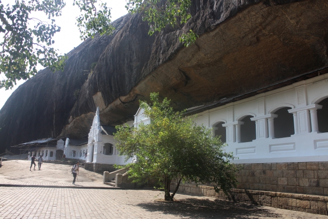 ダンブッラ石窟寺院