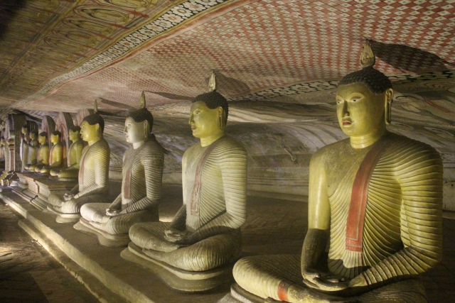 ダンブッラ石窟寺院