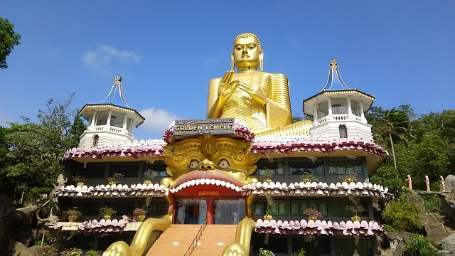 ダンブッラ石窟寺院